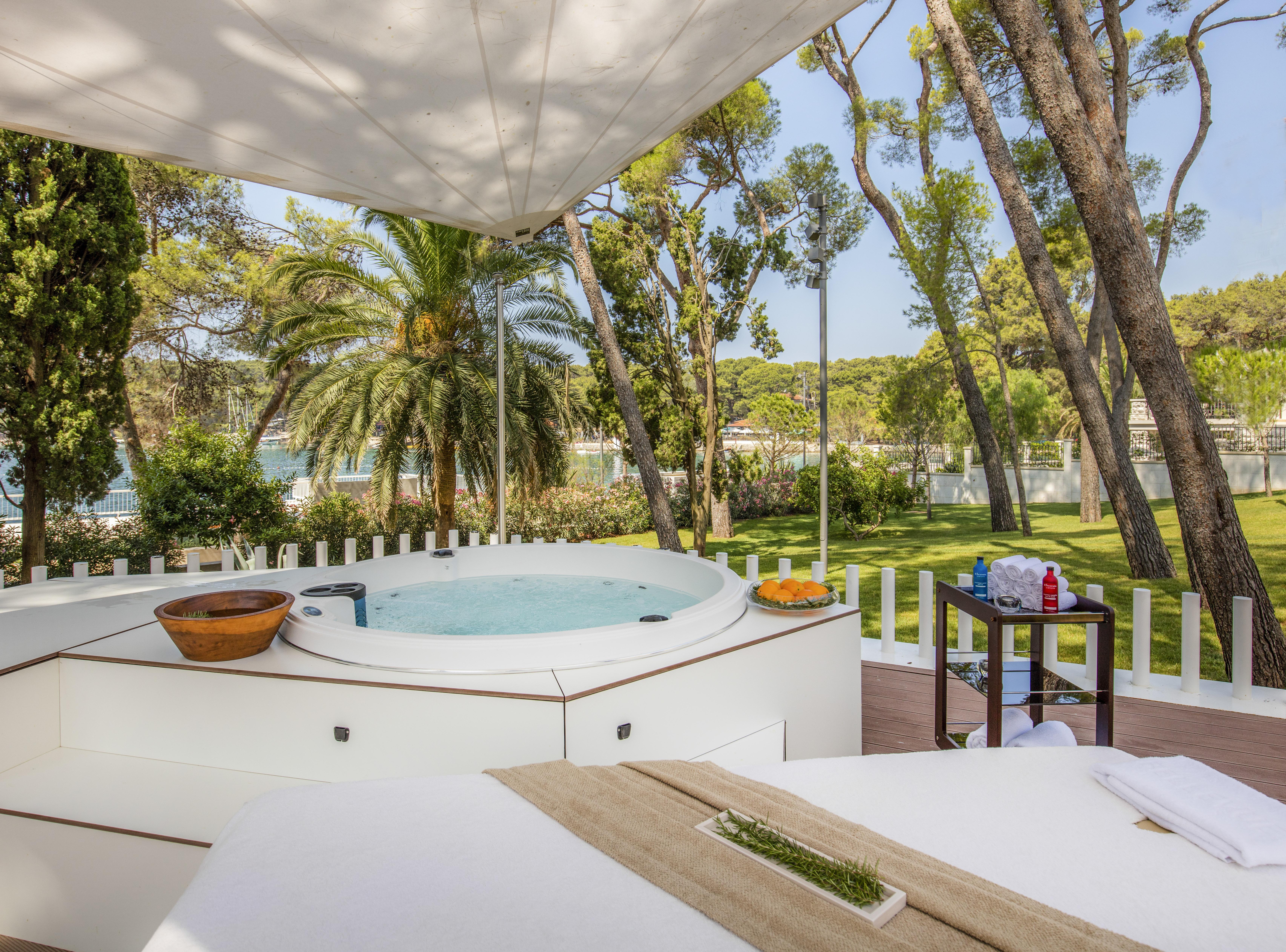 Hotel Bellevue Mali Lošinj Exteriör bild
